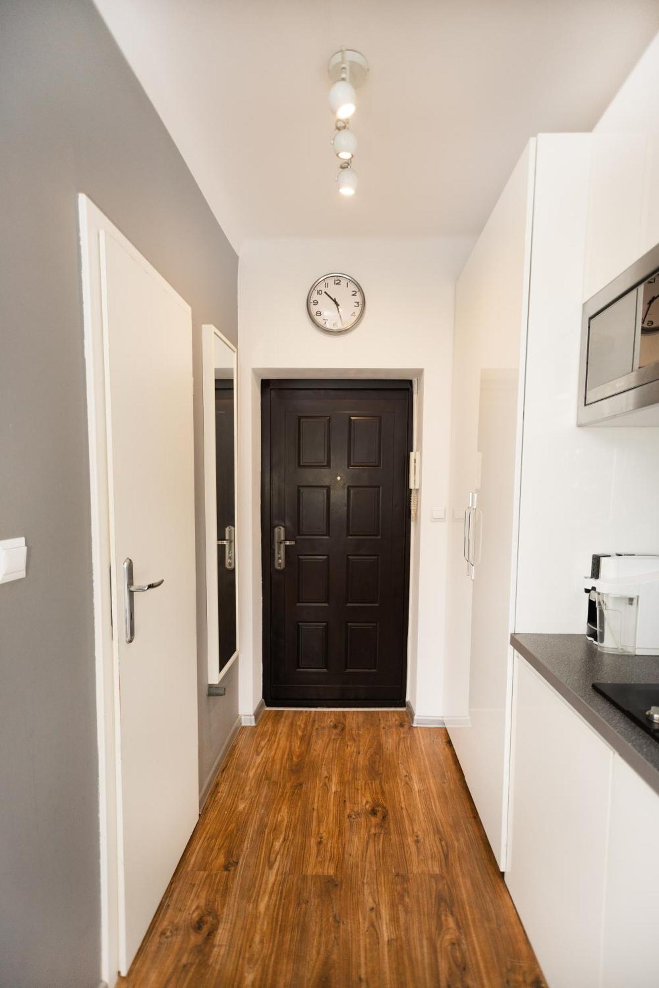 Cozy Studio Next To The Metro And City Center Varsovia Exterior foto